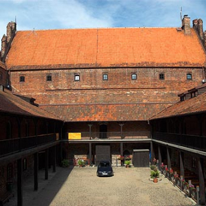 Dziedziniec zamku w Nidzicy.